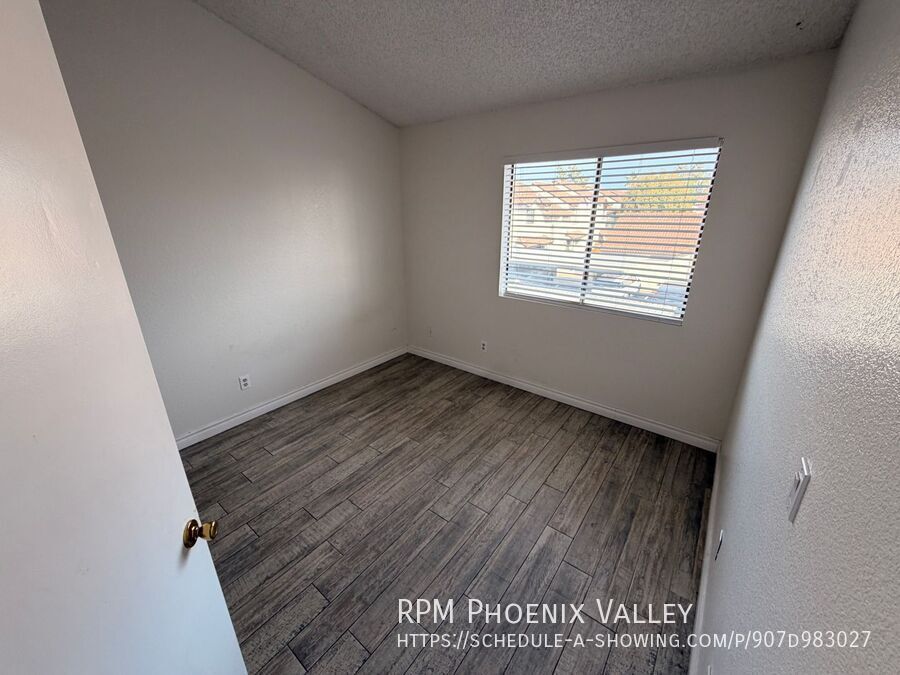 Charming 3Bed /2 Bath Chandler Townhome With *NO* Carpet! property image