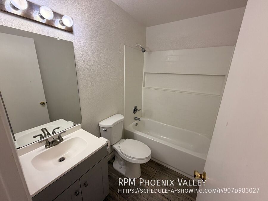 Charming 3Bed /2 Bath Chandler Townhome With *NO* Carpet! property image