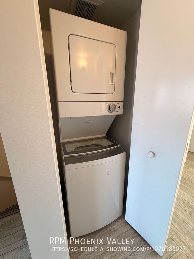 Charming 3Bed /2 Bath Chandler Townhome With *NO* Carpet! property image