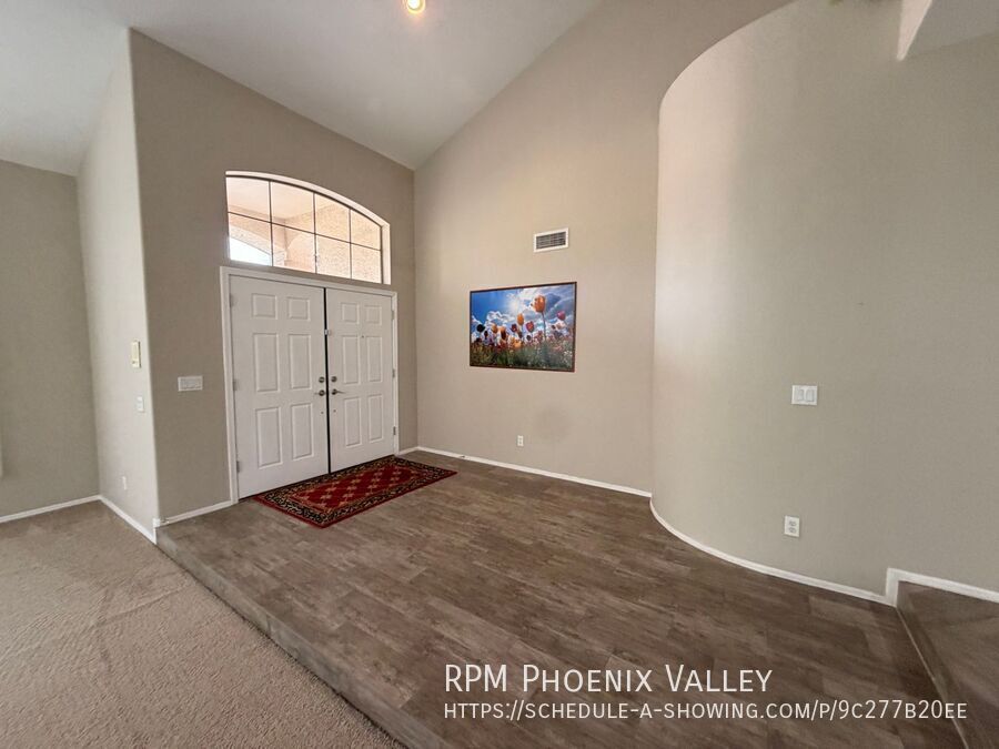 Spacious 5Bdm 3.5Ba Litchfield Park Home in a Small Gated Community property image
