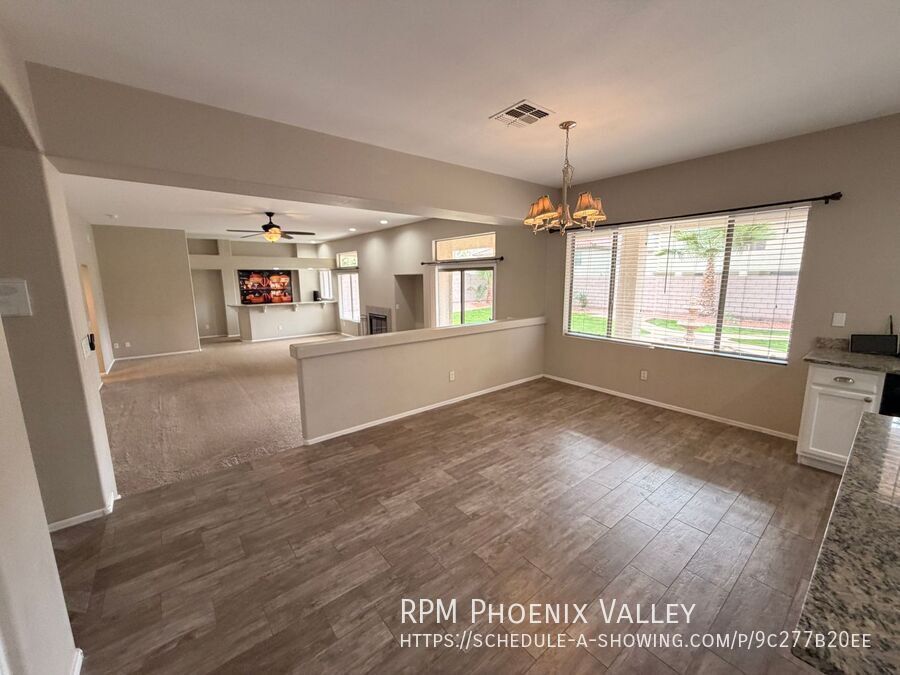 Spacious 5Bdm 3.5Ba Litchfield Park Home in a Small Gated Community property image