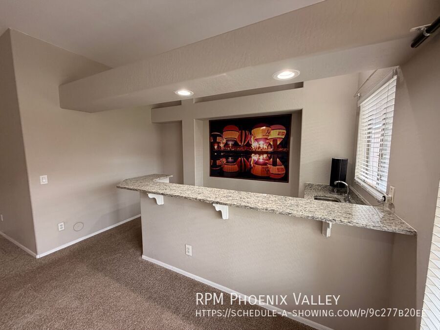 Spacious 5Bdm 3.5Ba Litchfield Park Home in a Small Gated Community property image