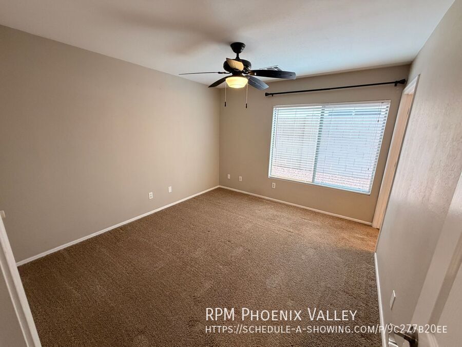 Spacious 5Bdm 3.5Ba Litchfield Park Home in a Small Gated Community property image