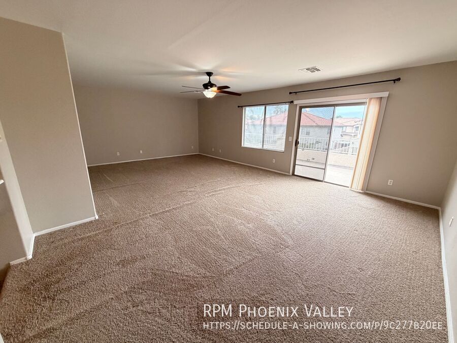 Spacious 5Bdm 3.5Ba Litchfield Park Home in a Small Gated Community property image