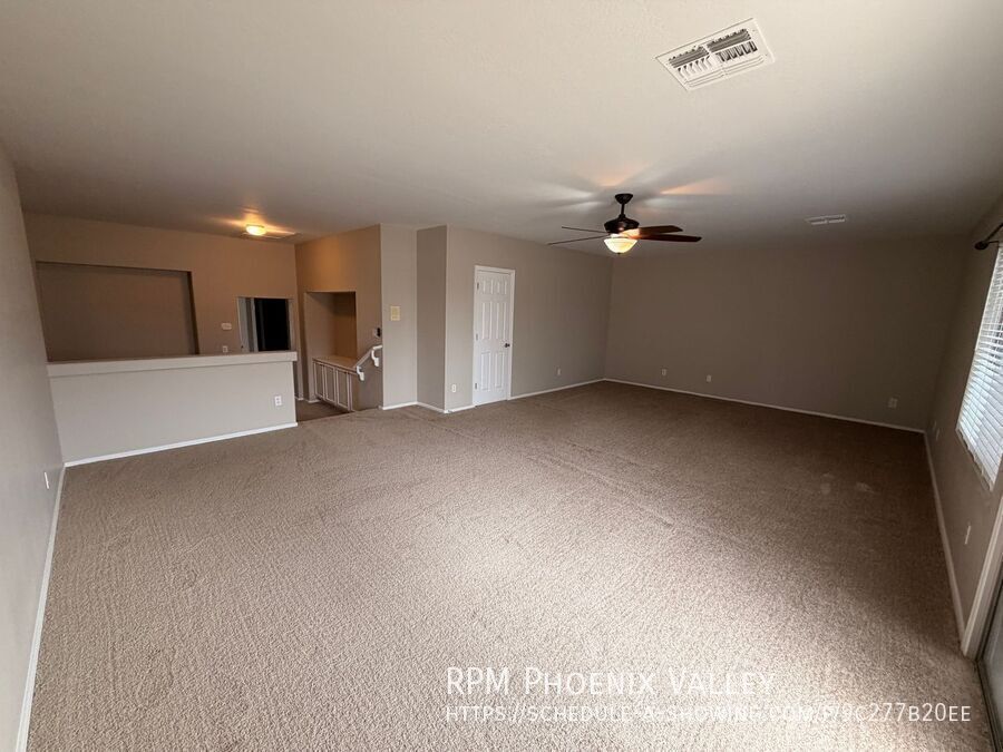 Spacious 5Bdm 3.5Ba Litchfield Park Home in a Small Gated Community property image