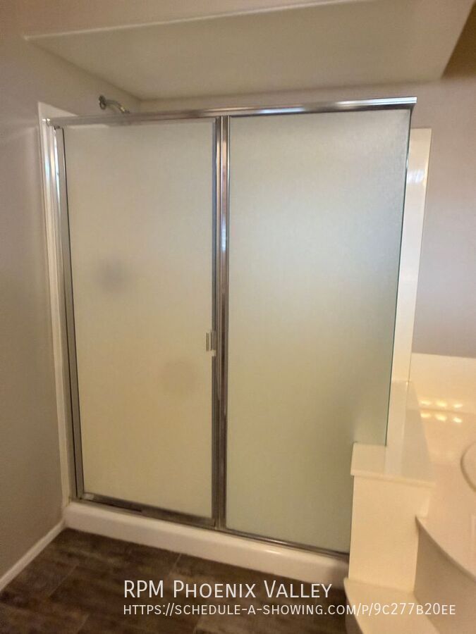 Spacious 5Bdm 3.5Ba Litchfield Park Home in a Small Gated Community property image