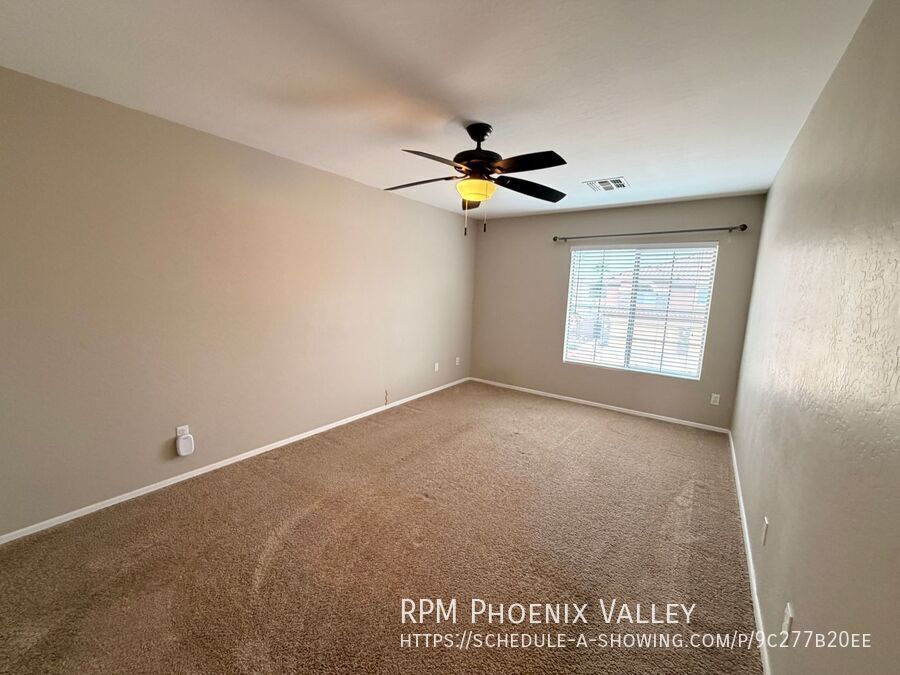 Spacious 5Bdm 3.5Ba Litchfield Park Home in a Small Gated Community property image