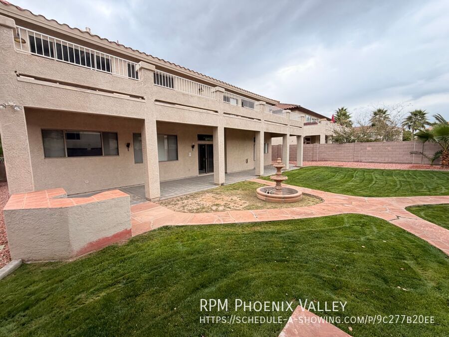 Spacious 5Bdm 3.5Ba Litchfield Park Home in a Small Gated Community property image