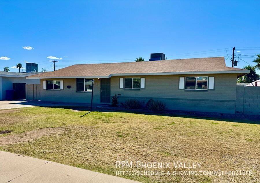 Spacious 4bdm 2Ba Tempe Home with New Kitchen and a Pool! property image