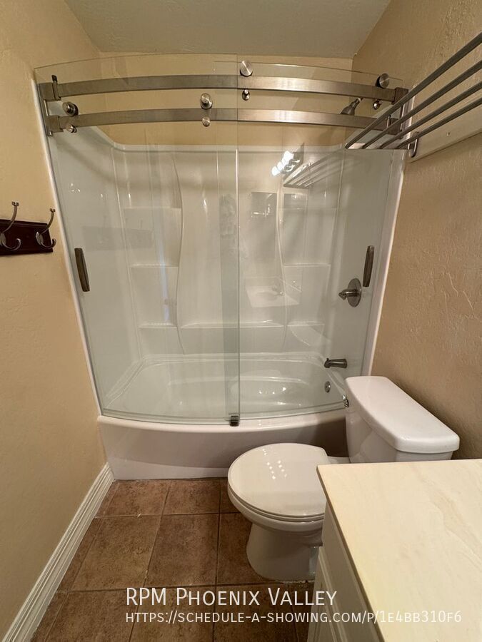 Spacious 4bdm 2Ba Tempe Home with New Kitchen and a Pool! property image