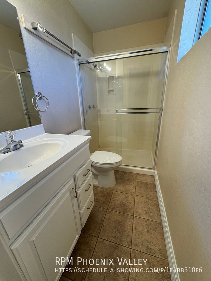 Spacious 4bdm 2Ba Tempe Home with New Kitchen and a Pool! property image