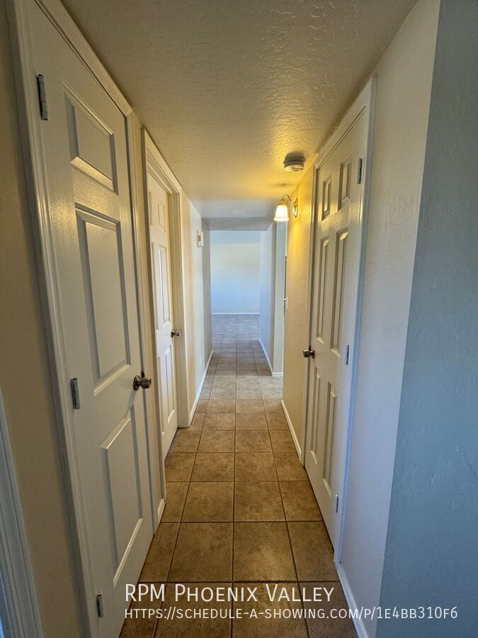 Spacious 4bdm 2Ba Tempe Home with New Kitchen and a Pool! property image