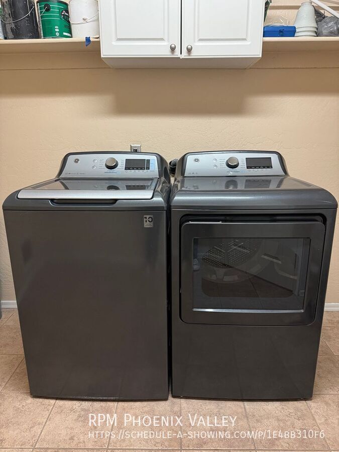 Spacious 4bdm 2Ba Tempe Home with New Kitchen and a Pool! property image