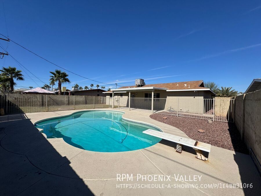 Spacious 4bdm 2Ba Tempe Home with New Kitchen and a Pool! property image