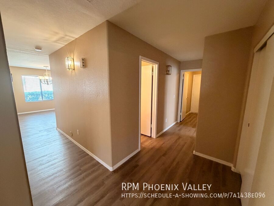 Charming 3Bdm 2Ba N. Phoenix Home with NO Carpets! property image