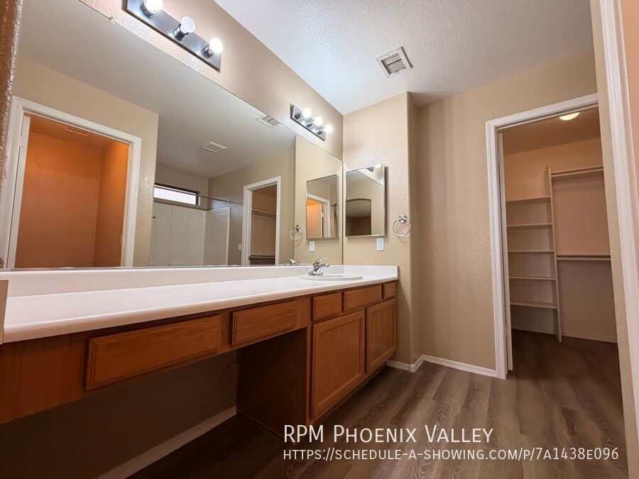 Charming 3Bdm 2Ba N. Phoenix Home with NO Carpets! property image