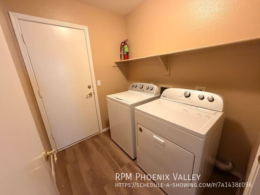 Charming 3Bdm 2Ba N. Phoenix Home with NO Carpets! property image