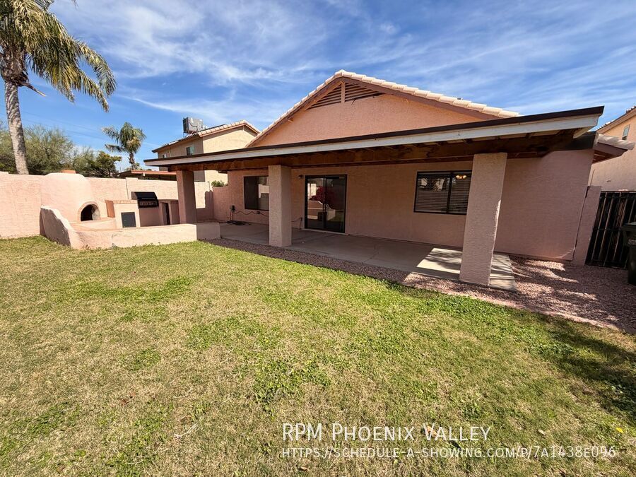 Charming 3Bdm 2Ba N. Phoenix Home with NO Carpets! property image