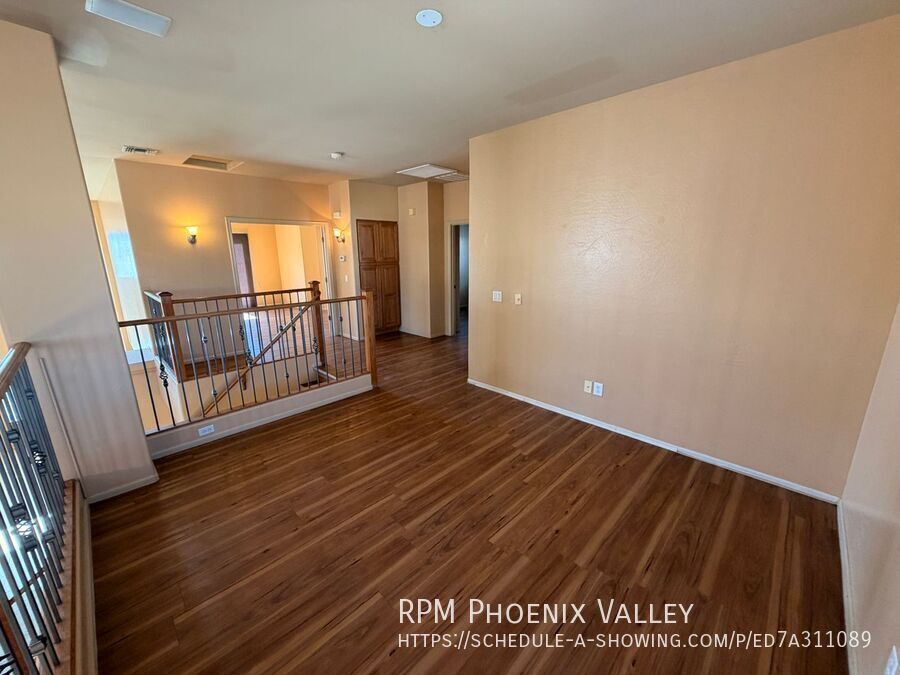 Large 4Bdm 3Ba Avondale Home with a Loft + Pool  and 3 Car Garage property image