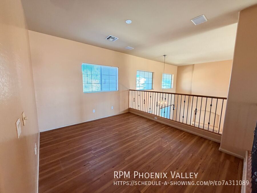 Large 4Bdm 3Ba Avondale Home with a Loft + Pool  and 3 Car Garage property image