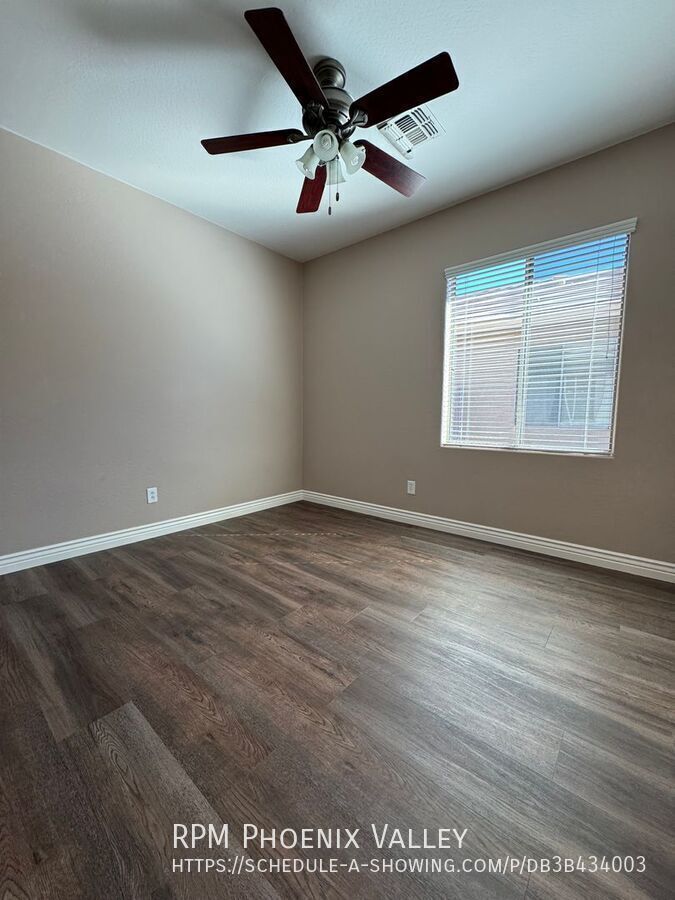 Beautiful 3Bdm 2Ba Anthem Home with ⭐New Floors and New Paint⭐in a Golf Community property image