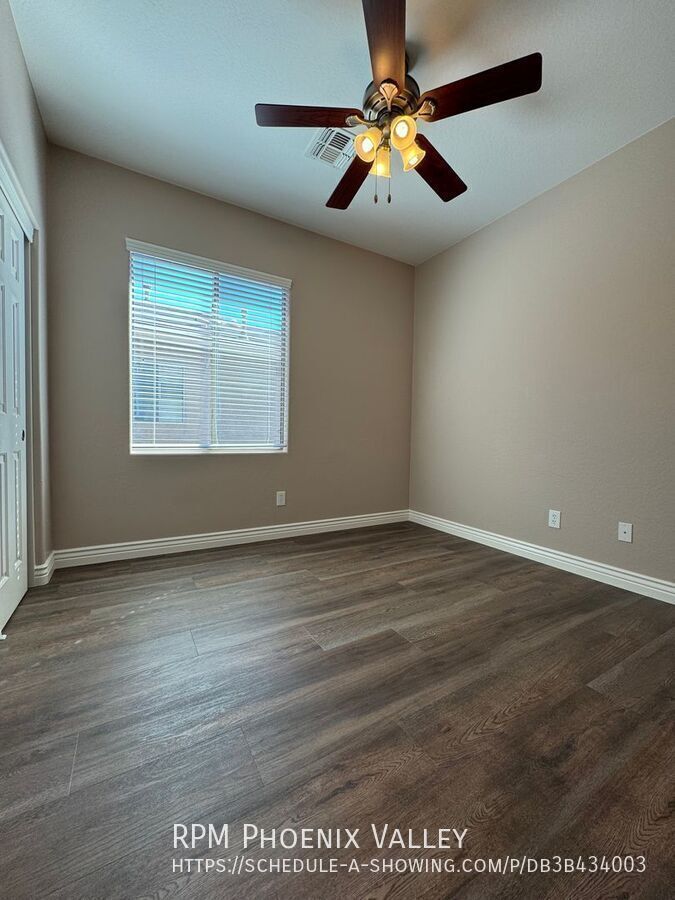 Beautiful 3Bdm 2Ba Anthem Home with ⭐New Floors and New Paint⭐in a Golf Community property image