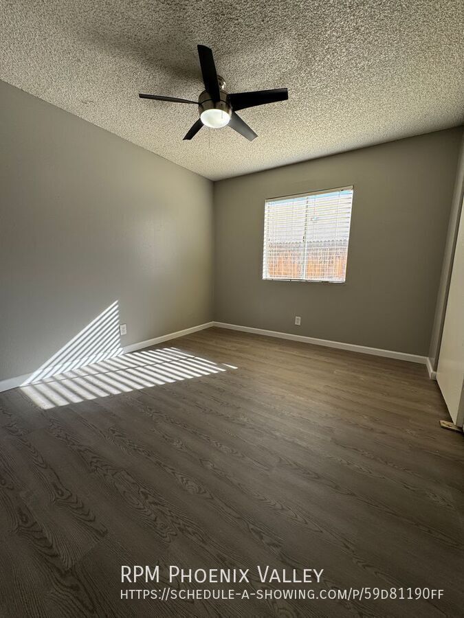 Updated Single Story 2Bdm - 2 Ba Glendale Unit with New Floors and Paint *No Carpet* property image