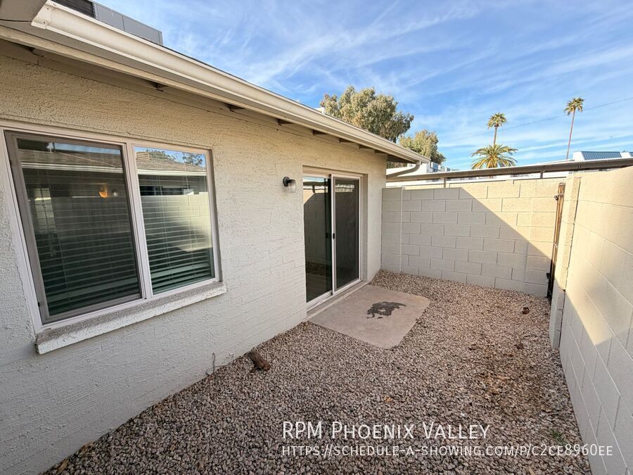 Charming 3 Bedroom, 2 Bathroom Single-Level Apartment in Cozy Phoenix Community property image
