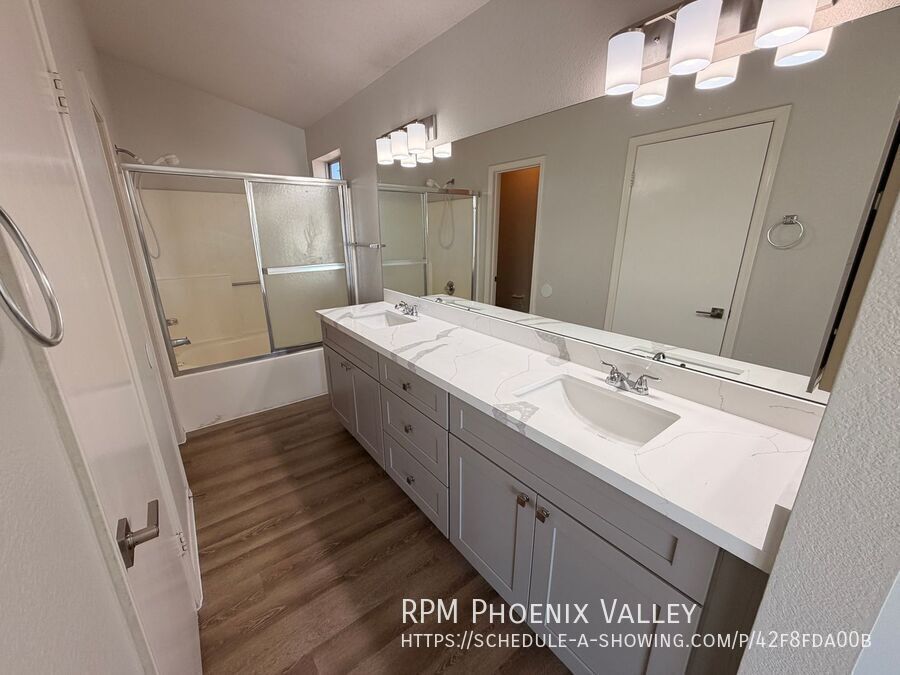 Completely Remodeled Peoria, AZ Home w/Pool! property image