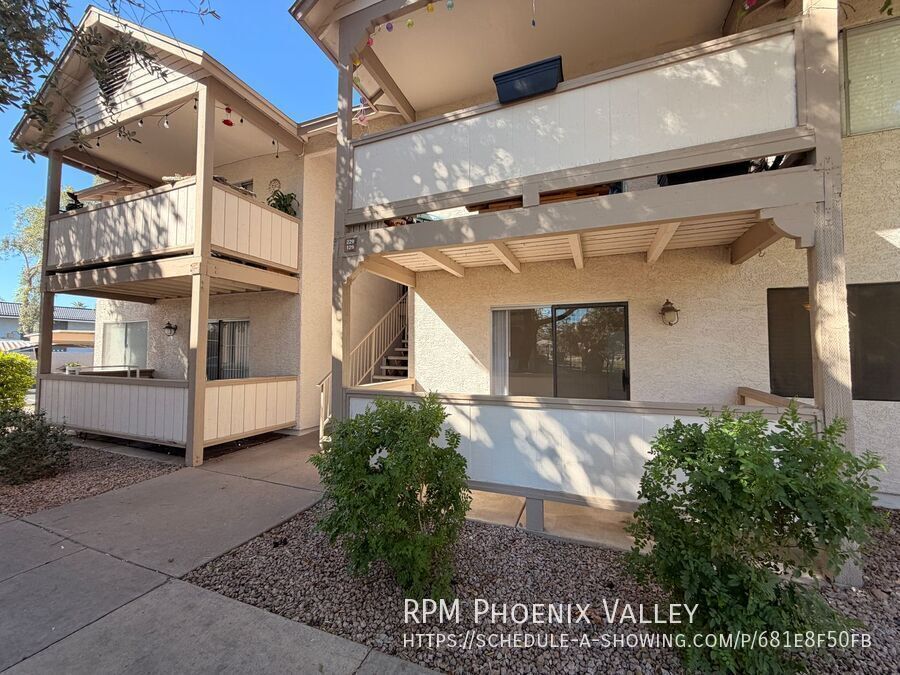 Move In Special! Spacious 2Bdm 2Ba Central Tempe Condo with New Floors! property image