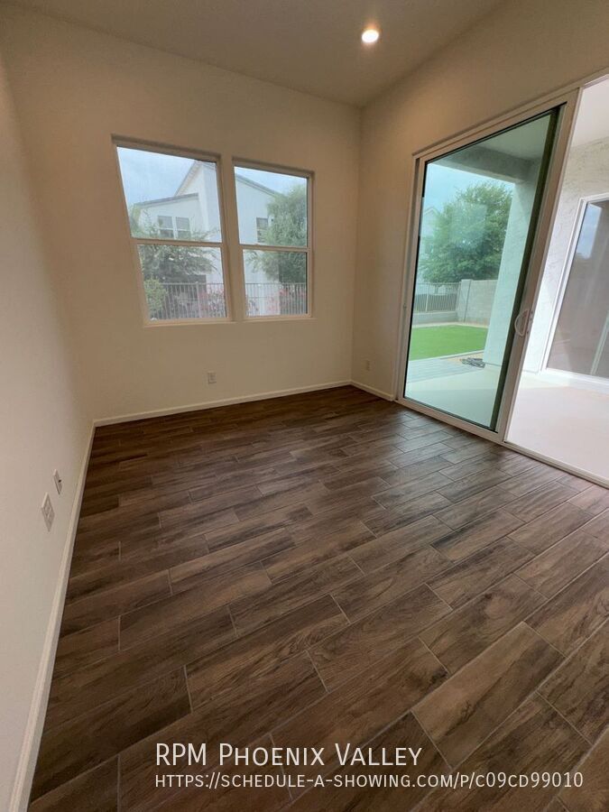 Modern Contemporary 3bedroom 2.5bath Home in Goodyear property image