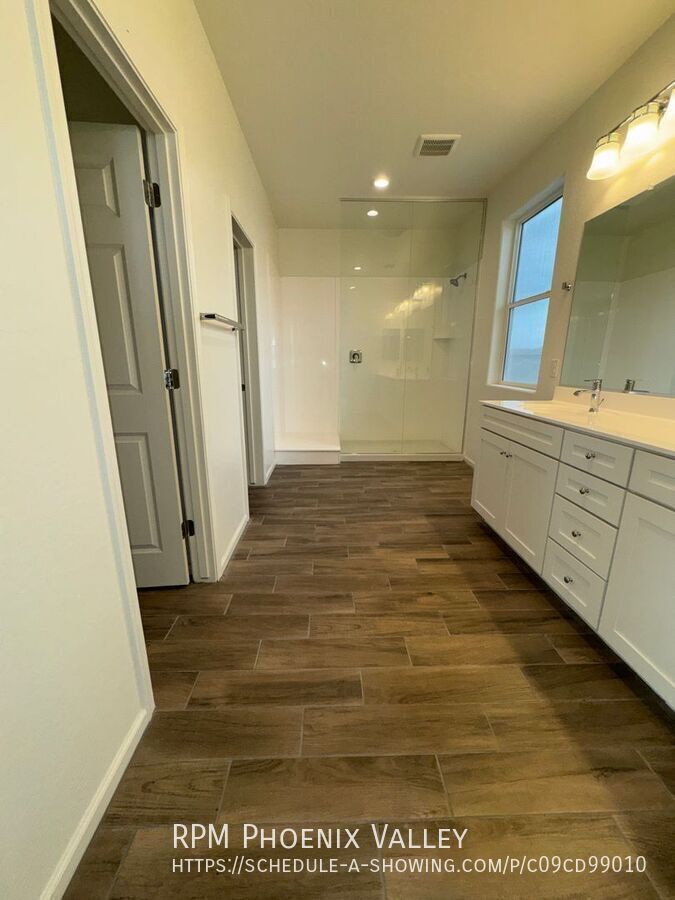 Modern Contemporary 3bedroom 2.5bath Home in Goodyear property image