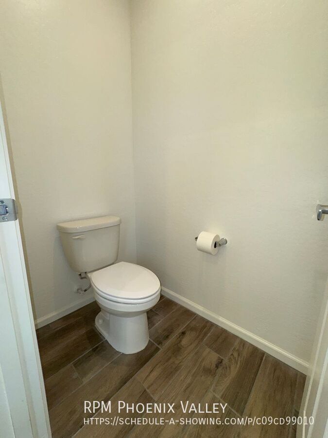 Modern Contemporary 3bedroom 2.5bath Home in Goodyear property image