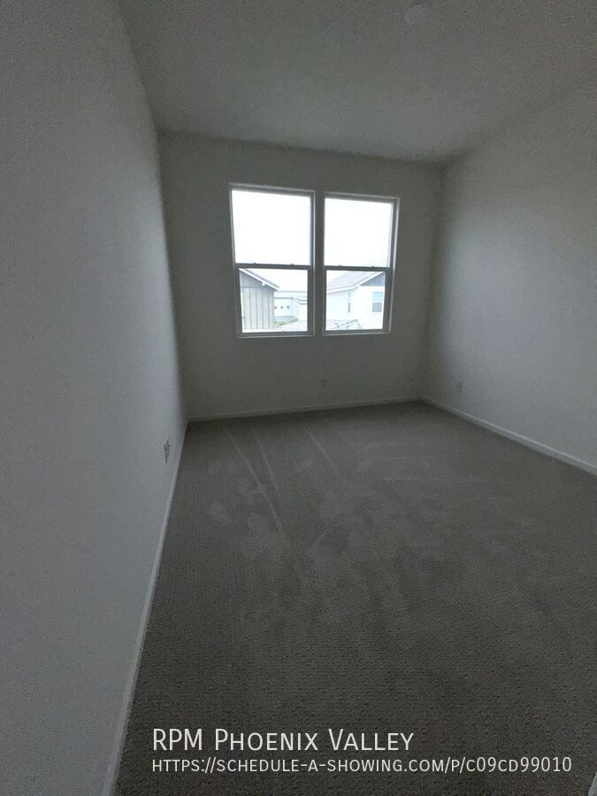 Modern Contemporary 3bedroom 2.5bath Home in Goodyear property image