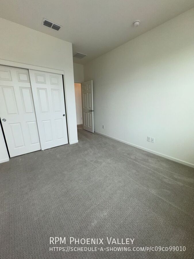 Modern Contemporary 3bedroom 2.5bath Home in Goodyear property image