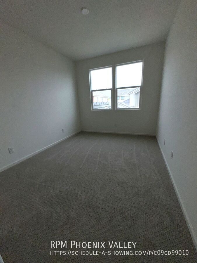 Modern Contemporary 3bedroom 2.5bath Home in Goodyear property image