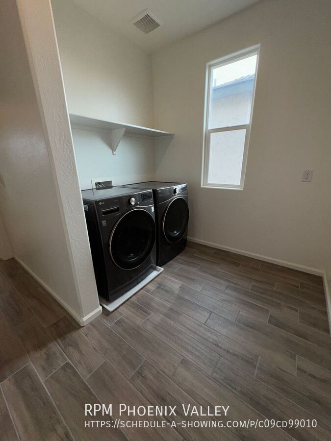 Modern Contemporary 3bedroom 2.5bath Home in Goodyear property image