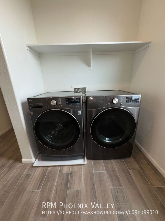 Modern Contemporary 3bedroom 2.5bath Home in Goodyear property image