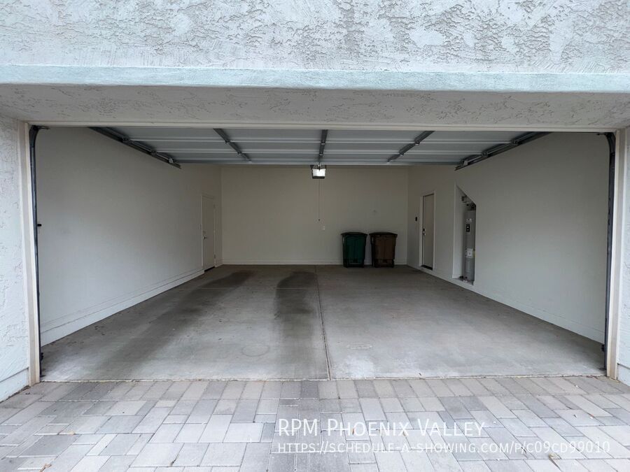 Modern Contemporary 3bedroom 2.5bath Home in Goodyear property image