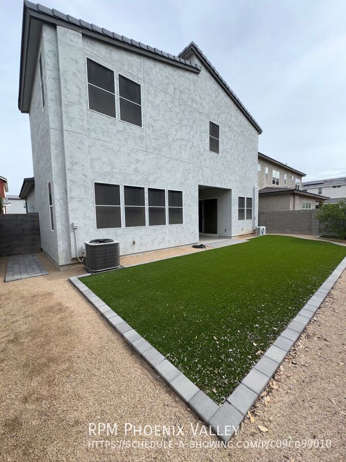 Modern Contemporary 3bedroom 2.5bath Home in Goodyear property image