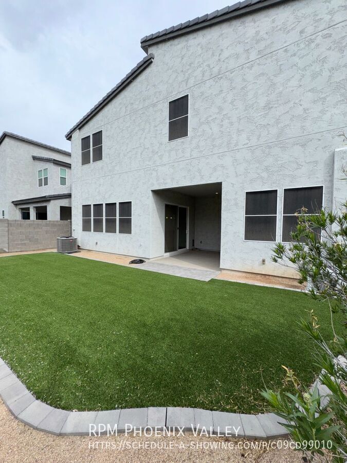 Modern Contemporary 3bedroom 2.5bath Home in Goodyear property image