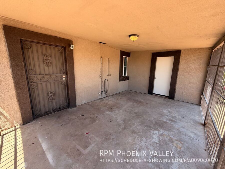 Single Story *NO* Carpet + *NO* HOA Avondale Home For Rent! property image