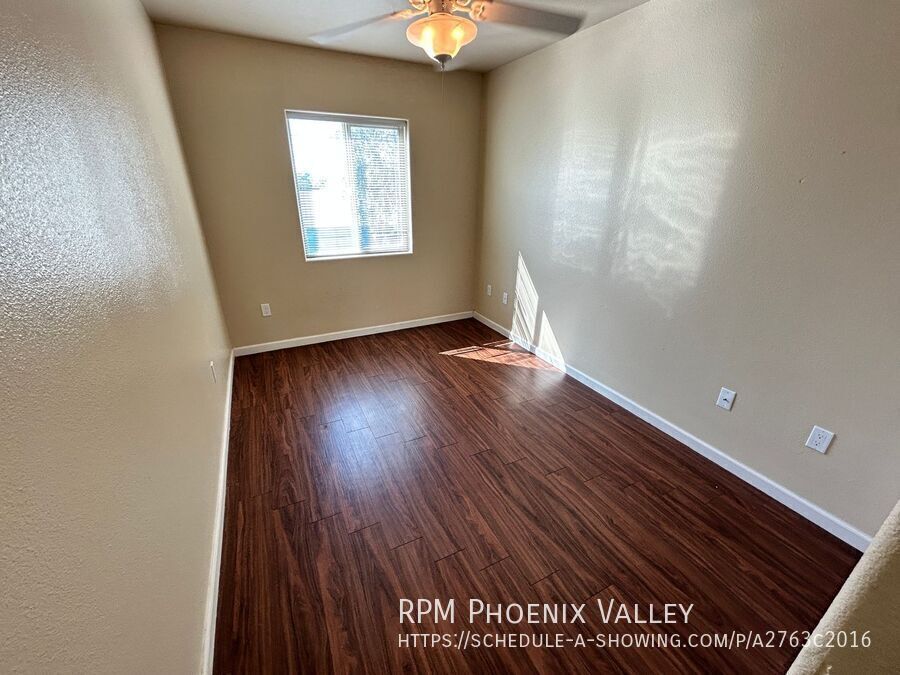 3 Bed/2.5 Bath Townhome 19th Ave & Bell End Unit *ALL* Appliances! property image