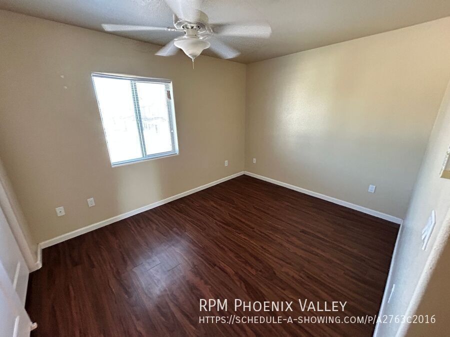 3 Bed/2.5 Bath Townhome 19th Ave & Bell End Unit *ALL* Appliances! property image
