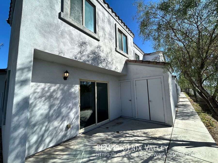 3 Bed/2.5 Bath Townhome 19th Ave & Bell End Unit *ALL* Appliances! property image