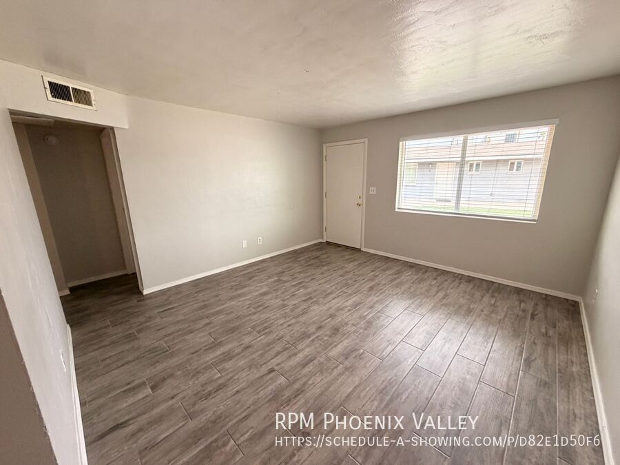 Recently renovated 2/1 Single Story Unit *NO* Carpet Near Phx Sky Harbor Airport! property image