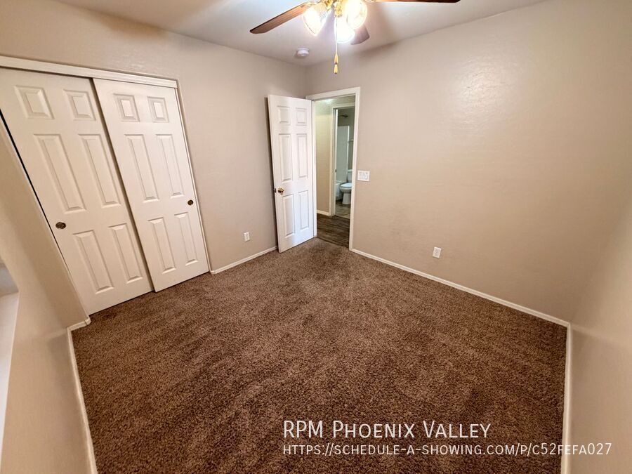3/2 Single story Avondale Home *Custom Paint* & Carpet in Beds Only! property image