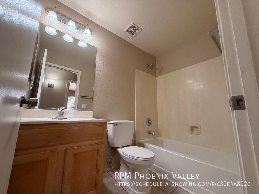 *NEW* Flooring + *NEW* Custom Paint Single Story Goodyear Home 4 Rent! property image
