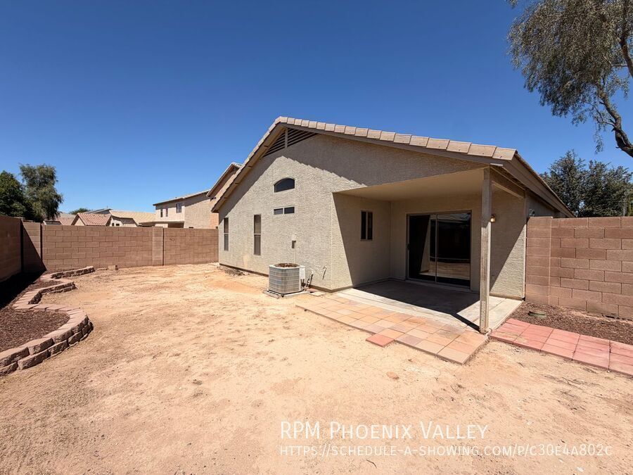*NEW* Flooring + *NEW* Custom Paint Single Story Goodyear Home 4 Rent! property image