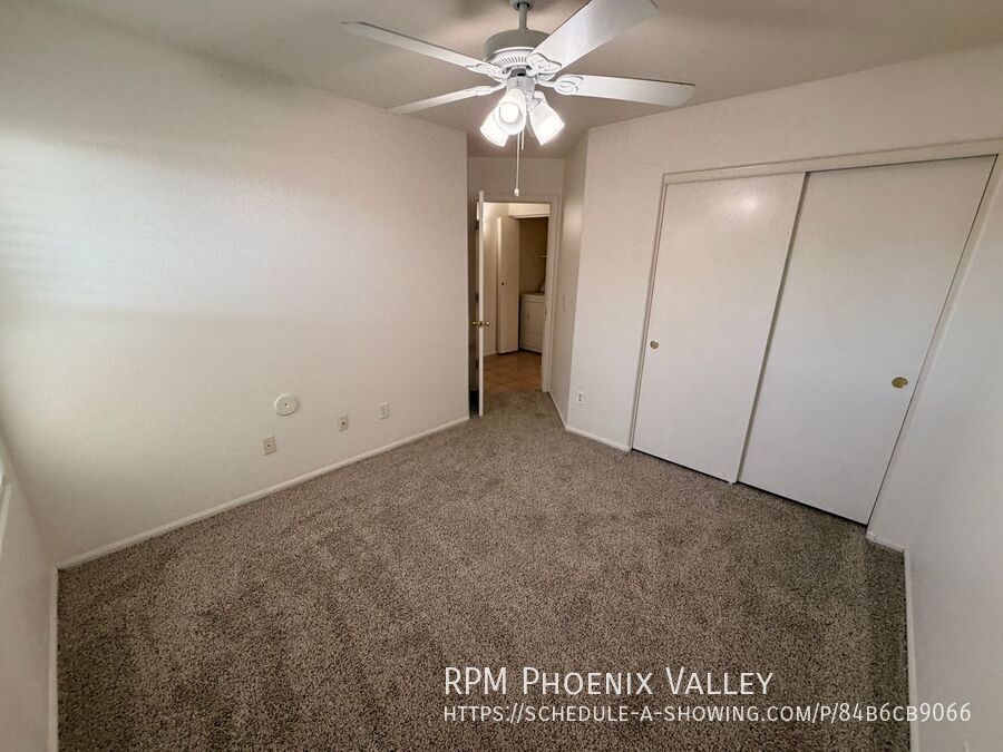 3 X 2 W/Den *ALL Appliances* **Corner Lot!! with New Paint & Carpet property image